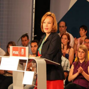 Leire Pajín: A Rajoy lo único que le preocupan son los medios oficiales en l Leire Pajín: A Rajoy lo único que le preocupan son los medios oficiales en los que viaja el presidente