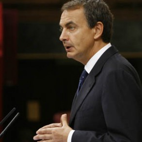 Zapatero anuncia 25.000 millones para la Ley de Economía Sostenible Zapatero anuncia 25.000 millones para la Ley de Economía Sostenible