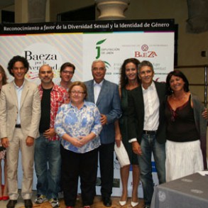 Baeza premia a Pedro Zerolo y al juez Fernando Grande-Marlaska Baeza premia a Pedro Zerolo y al juez Fernando Grande-Marlaska