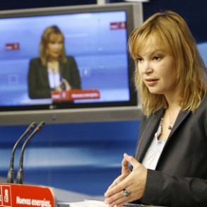 Pajín defiende la "tolerancia cero" ante la corrupción y destaca la "actitud r Pajín defiende la "tolerancia cero" ante la corrupción y destaca la "actitud radicalmente distinta" del PP y del PSOE ante estos hechos