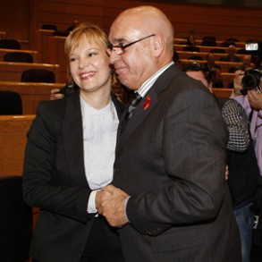 Leire Pajín se compromete a emplearse "a fondo" por los valencianos y valencian Leire Pajín se compromete a emplearse "a fondo" por los valencianos y valencianas en un día de "normalización democrática"