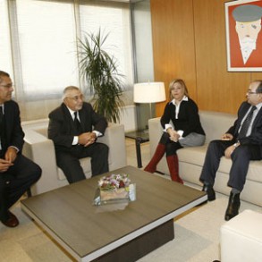 El PSOE vuelve a pedir "flexibilidad" a Marruecos para poder resolver la situaci El PSOE vuelve a pedir "flexibilidad" a Marruecos para poder resolver la situación de Haidar
