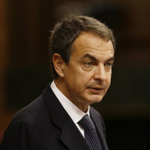 Zapatero se compromete a reducir el déficit público en el plazo fijado por UE Zapatero se compromete a reducir el déficit público en el plazo fijado por UE