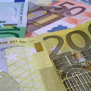 El consumo de los hogares españoles volvió a crecer en el cuarto trimestre El consumo de los hogares españoles volvió a crecer en el cuarto trimestre