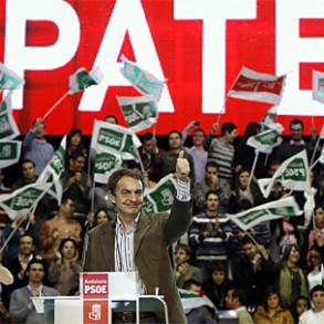 Zapatero insiste en que pondrá todo el empeño en lograr un pacto ante crisis Zapatero insiste en que pondrá todo el empeño en lograr un pacto ante crisis