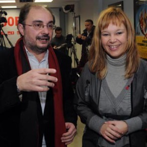 Pajín: El Gobierno va a seguir trabajando en la mesa negociadora porque la ci Pajín: El Gobierno va a seguir trabajando en la mesa negociadora porque la ciudadanía exige que nos pongamos de acuerdo para salir de la crisis