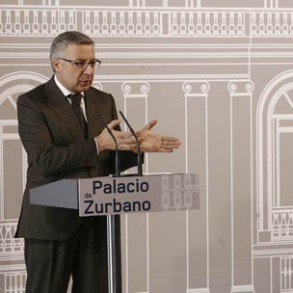 José Blanco elogia la actitud constructiva de CiU y la moderación de críticas José Blanco elogia la actitud constructiva de CiU y la moderación de críticas del PP