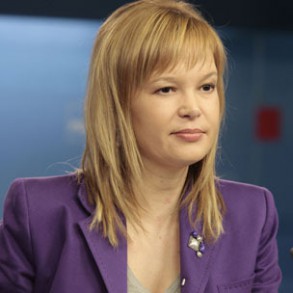 Leire Pajín: No entiendo el empeño de Mayor Oreja por romper la unidad de lo Leire Pajín: No entiendo el empeño de Mayor Oreja por romper la unidad de los demócratas, ni el silencio de los dirigentes del PP, que aún no lo han desautorizado