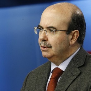 Zarrías afirma que no es "ninguna locura" pretender fusionar cajas de ahorro pe Zarrías afirma que no es "ninguna locura" pretender fusionar cajas de ahorro pertenecientes a distintas comunidades autónomas
