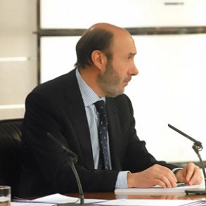 Rubalcaba presenta en el Consejo de Ministros la propuesta de reforma de la Ley Rubalcaba presenta en el Consejo de Ministros la propuesta de reforma de la Ley Orgánica del Régimen Electoral