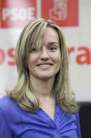 El PSOE exige a Rajoy que dé explicaciones definitivas y aclare si el co El PSOE exige a Rajoy que dé explicaciones definitivas y aclare si el comportamiento de algunos de sus dirigentes está vinculado a la financiación del partido