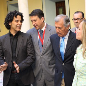 Formación y empleo serán prioritarios en el Plan para la población gitana Formación y empleo serán prioritarios en el Plan para la población gitana