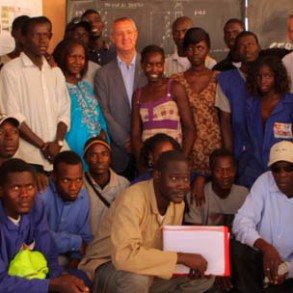 Caldera visita en Senegal tres escuelas taller financiadas por España para capa Caldera visita en Senegal tres escuelas taller financiadas por España para capacitar a jóvenes y dinamizar la economía local