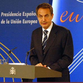 Conferencia de prensa del Presidente del Gobierno después de su reunión con lo Conferencia de prensa del Presidente del Gobierno después de su reunión con los agentes sociales