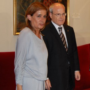 Silva anuncia que el PSOE apoyará la iniciativa de Montilla de debatir en el Se Silva anuncia que el PSOE apoyará la iniciativa de Montilla de debatir en el Senado la renovación del Constitucional