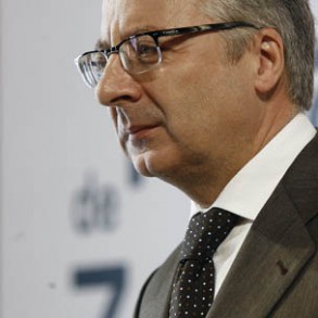 Fomento anuncia un ajuste de inversión de 6.400 millones en 2010-2011 Fomento anuncia un ajuste de inversión de 6.400 millones en 2010-2011
