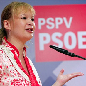 Pajín: España ha asumido su responsabilidad como país de la UE. Ahora debe Pajín: España ha asumido su responsabilidad como país de la UE. Ahora deben hacerlo el resto de administraciones empezando por las del PP que encabezan déficit y despilfarro