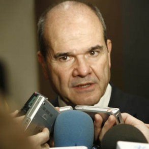 Chaves urge la renovación del TC y pide el esfuerzo de todos los partidos Chaves urge la renovación del TC y pide el esfuerzo de todos los partidos