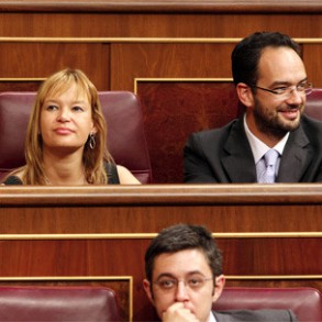 El PSOE apela a la unidad "sin fisuras ni cuestionamientos" como "la mejor garan El PSOE apela a la unidad "sin fisuras ni cuestionamientos" como "la mejor garantía" para acabar con el terrorismo