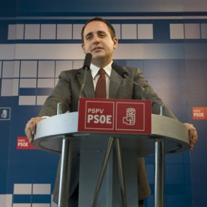 Alarte: "Exijo a Rajoy que disuelva todos los organos de gestión del PP y nombr Alarte: "Exijo a Rajoy que disuelva todos los organos de gestión del PP y nombre una gestora"