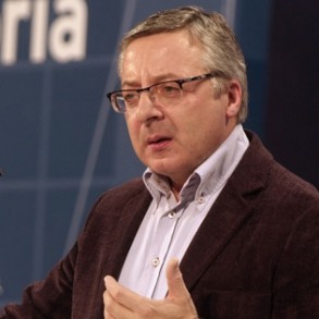 Blanco: No puede ser que ante cualquier indicio de delito en el PP, Rajoy pida Blanco: No puede ser que ante cualquier indicio de delito en el PP, Rajoy pida explicaciones a la Policía en lugar de pedir explicaciones a los imputados