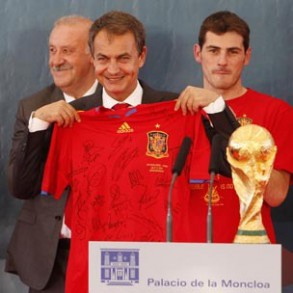 Zapatero:"Enhorabuena a la selección por este triunfo histórico" Zapatero:"Enhorabuena a la selección por este triunfo histórico"