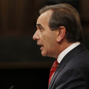 Alonso denuncia "el absentismo político" del PP y de su líder, Mariano Rajoy Alonso denuncia "el absentismo político" del PP y de su líder, Mariano Rajoy