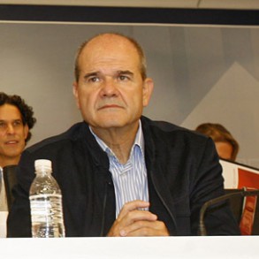 Chaves: Lo más socialista que podemos hacer es sacar a España de la crisis e Chaves: Lo más socialista que podemos hacer es sacar a España de la crisis económica garantizando la cohesión social