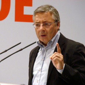 Blanco está "seguro" de que Zapatero se presentará en 2012, "estará en condic Blanco está "seguro" de que Zapatero se presentará en 2012, "estará en condiciones de ganar" y "será el futuro del país"
