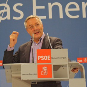 Blanco ve a Zapatero con ánimo renovado y capaz de hacer reformas necesarias Blanco ve a Zapatero con ánimo renovado y capaz de hacer reformas necesarias