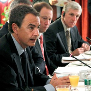 Zapatero asegura que la crisis de deuda en España, y en la zona euro en general Zapatero asegura que la crisis de deuda en España, y en la zona euro en general, ha finalizado