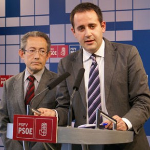 Luna exige a la máxima dirección del PP que se plantee seriamente si tiene que Luna exige a la máxima dirección del PP que se plantee seriamente si tiene que tomar medidas ante la gravedad de los delitos que investigará el TSJCV