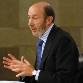 Rubalcaba asegura que se están cumpliendo las previsiones de crecimiento y déf Rubalcaba asegura que se están cumpliendo las previsiones de crecimiento y déficit del Gobierno