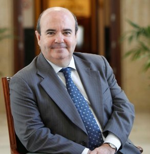 Zarrías critica que al PP le "molesta y enfada" que se acabe con ETA entre todo Zarrías critica que al PP le "molesta y enfada" que se acabe con ETA entre todos porque hay un Gobierno socialista