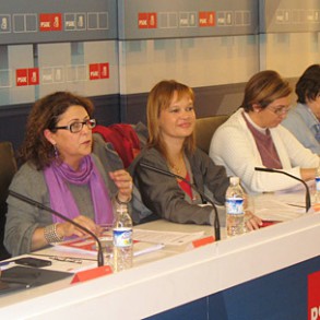 Leire Pajín: Nuestro compromiso frente al déficit permitirá una economía m Leire Pajín: Nuestro compromiso frente al déficit permitirá una economía más sólida y fortalecerá nuestro Estado de Bienestar
