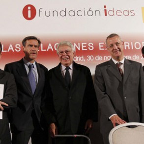 Felipe González: "Si el BCE hiciera la tercera parte del esfuerzo que ha hecho Felipe González: "Si el BCE hiciera la tercera parte del esfuerzo que ha hecho la Reserva Federal en la compra de bonos-estado, la especulación se habría acabado"