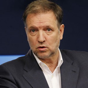 Marcelino Iglesias asegura que con estas medidas se trata de dar confianza, cr Marcelino Iglesias asegura que con estas medidas se trata de dar confianza, crear empleo y resolver el problema del déficit