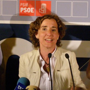 Hernando felicita a Aina Calvo por su elección como copresidenta del Consejo de Hernando felicita a Aina Calvo por su elección como copresidenta del Consejo de Municipios y Regiones de Europa