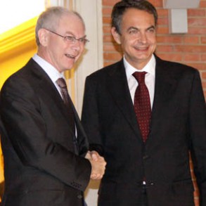 Zapatero garantiza que el compromiso de reformas es "firme y definitivo" Zapatero garantiza que el compromiso de reformas es "firme y definitivo"