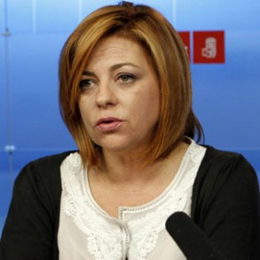 Elena Valenciano asegura que se están dando todos los pasos para que la recup Elena Valenciano asegura que se están dando todos los pasos para que la recuperación económica sea posible en 2011