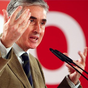 Ramón Jáuregui: "Rajoy debe aclarar si comparte el recorte del modelo autonóm Ramón Jáuregui: "Rajoy debe aclarar si comparte el recorte del modelo autonómico que propone Aznar"
