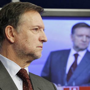 Marcelino Iglesias defiende el modelo autonómico y considera un desatino po Marcelino Iglesias defiende el modelo autonómico y considera un desatino ponerlo en cuestión, como hace el PP