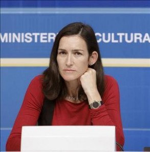 PSOE, PP y CiU llegan a un acuerdo para salvar la "ley Sinde" en el Senado PSOE, PP y CiU llegan a un acuerdo para salvar la "ley Sinde" en el Senado