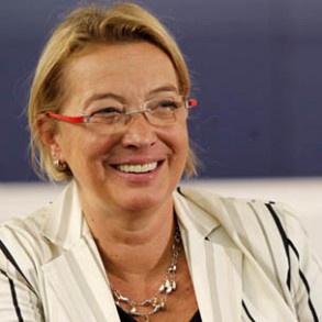 Eva Almunia: "Hoy tenemos más esperanzas que ayer puestas en nuestro futuro" Eva Almunia: "Hoy tenemos más esperanzas que ayer puestas en nuestro futuro"