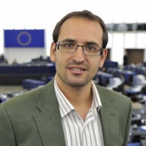 "Cuando se trata de aportar soluciones, Rajoy enmudece" "Cuando se trata de aportar soluciones, Rajoy enmudece"