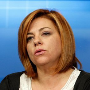 Valenciano: "La capacidad de Pons para dar lecciones de dignidad o para teorizar Valenciano: "La capacidad de Pons para dar lecciones de dignidad o para teorizar sobre la democracia es cuando menos discutible"