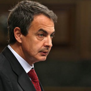 Zapatero defiende la legalidad y la legitimidad de la intervención en Libia Zapatero defiende la legalidad y la legitimidad de la intervención en Libia
