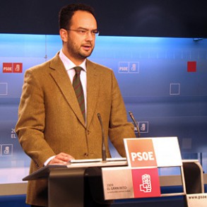 Hernando: "Los actos de la izquierda abertzale y de Sortu aún no son suficiente Hernando: "Los actos de la izquierda abertzale y de Sortu aún no son suficientes para entender que no es una continuación de Batasuna"