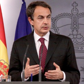 Zapatero califica de "extremadamente útil" su reunión con empresarios Zapatero califica de "extremadamente útil" su reunión con empresarios