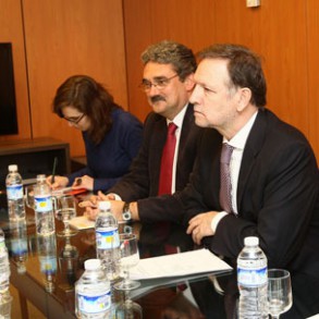 Marcelino Iglesias se reúne con los responsables de Confesal Marcelino Iglesias se reúne con los responsables de Confesal